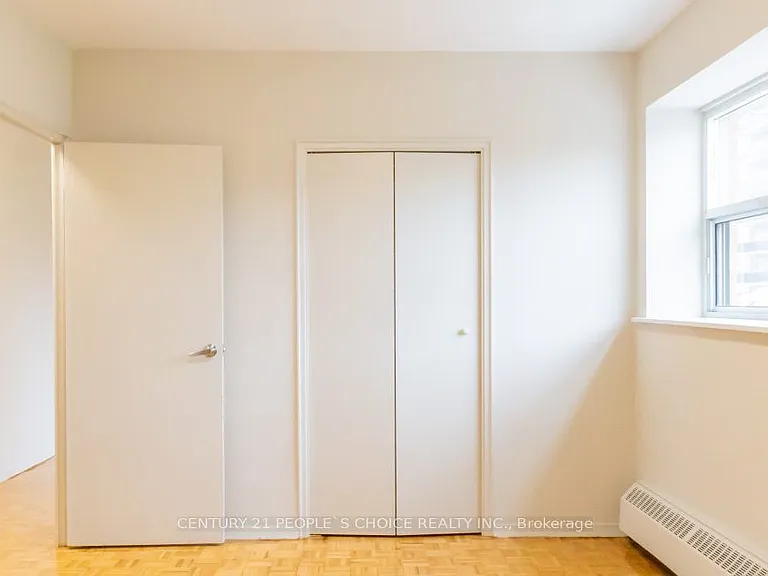 1051 Seneca Ave #309 — Photo 6