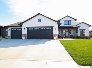 5509 E Canter Ridge Cir, Sioux Falls, SD 57110