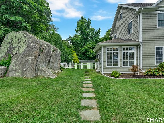 4th image of 9 Bassett Lane