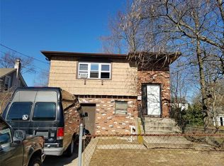 5 Elm St, Freeport, NY 11520