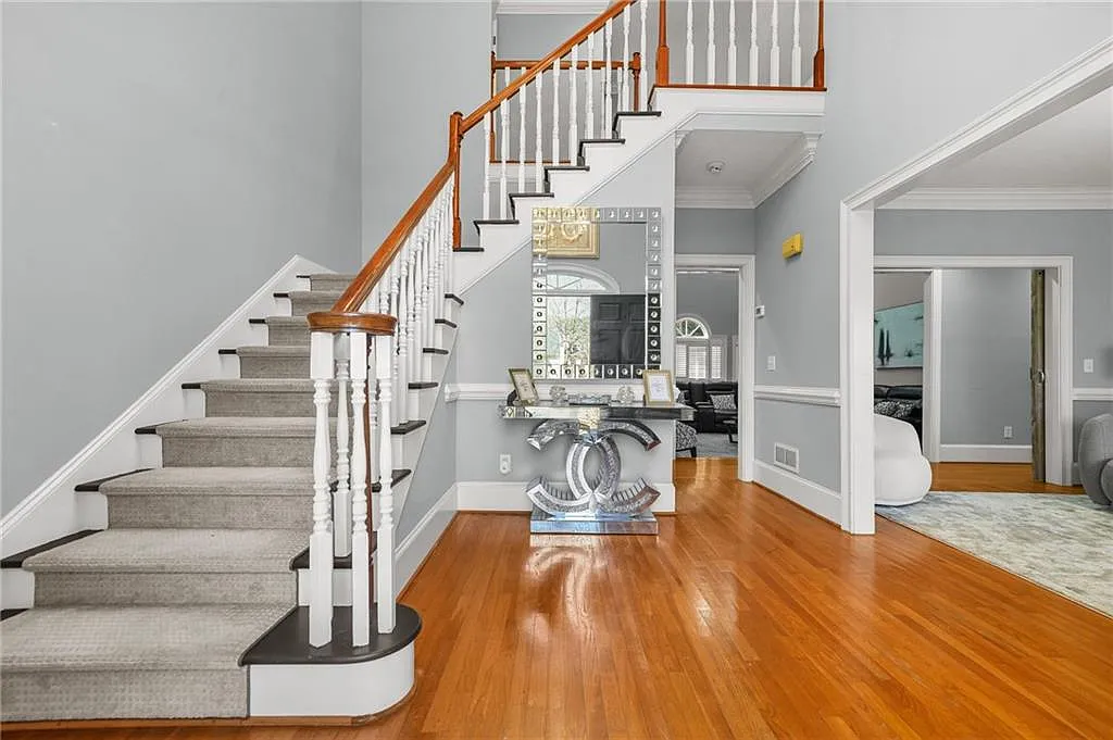 5 bed, 4.5 bath, 3696 sqft, $6,950 — Photo 4
