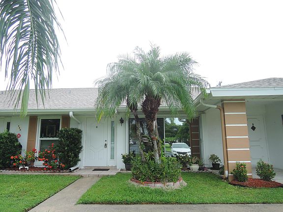 3rd image of 125 Lakes End Drive #C