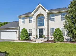 920 Clover Ln, Gilbertsville, PA 19525