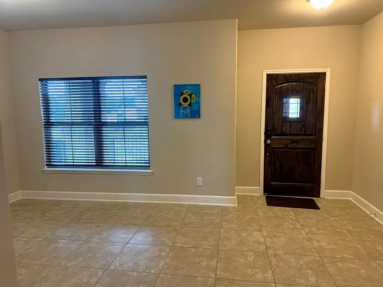 1426 Rock Dove Rd — Photo 2