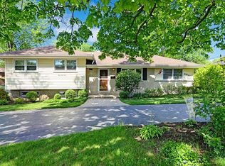 4512 Florence Ave, Downers Grove, IL 60515