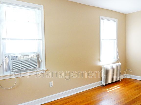 3rd image of 812 Greenwood Cir APT 3
