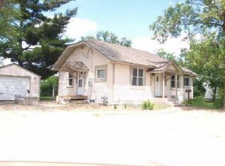 809 E Main St, Anoka, MN 55303