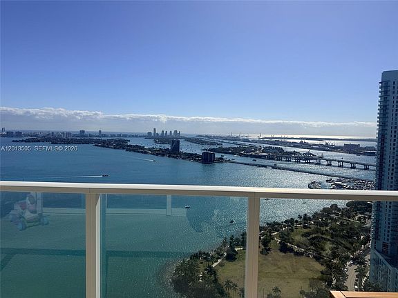 4th image of 2020 N Bayshore Dr APT 3804