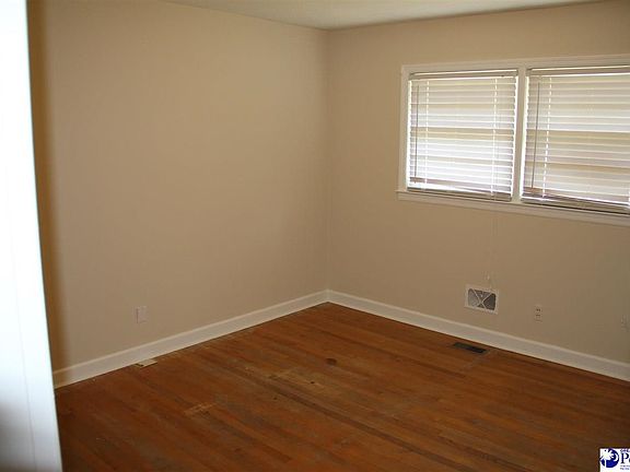 3rd image of 1510 Harley Cir