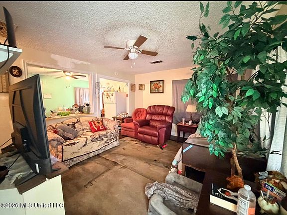 2nd image of 1615 41st Ave