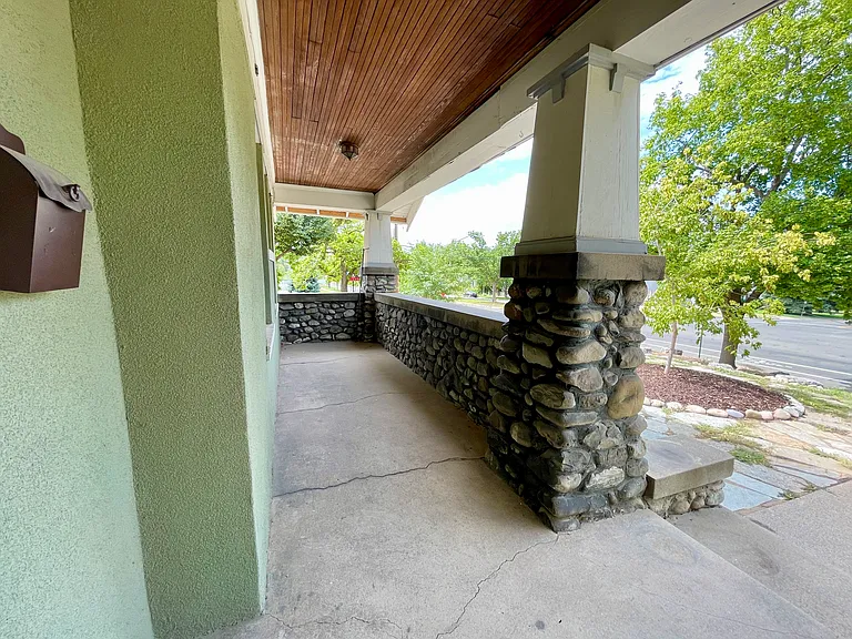 502 N 200 W — Photo 4