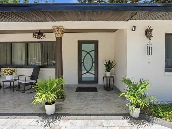 15040 Lake Magdalene Blvd, Tampa, FL 33618
