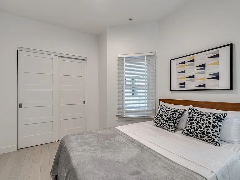 1431 Haro St #101 — Photo 7