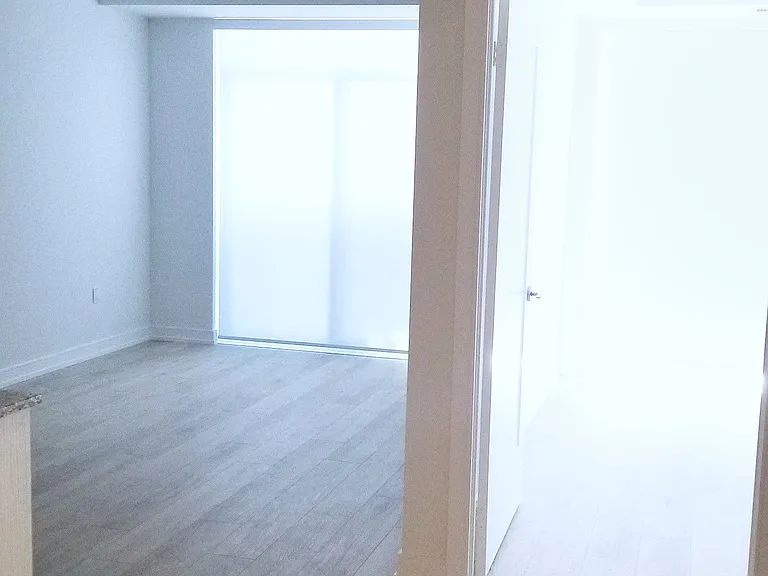 225 Village Green Sq #2805 — Photo 11