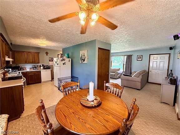 5th image of 447 Rosch Ct SW