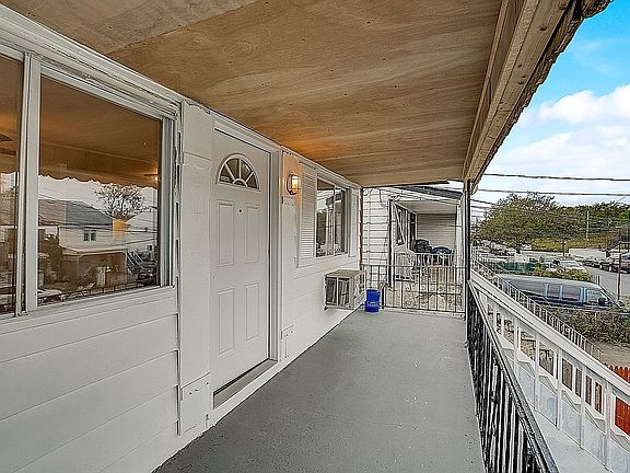 3rd image of 6941 Hillmeyer Ave