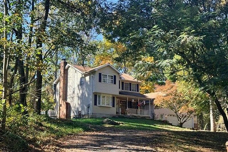 2nd image of 196 Bullfrog Rd