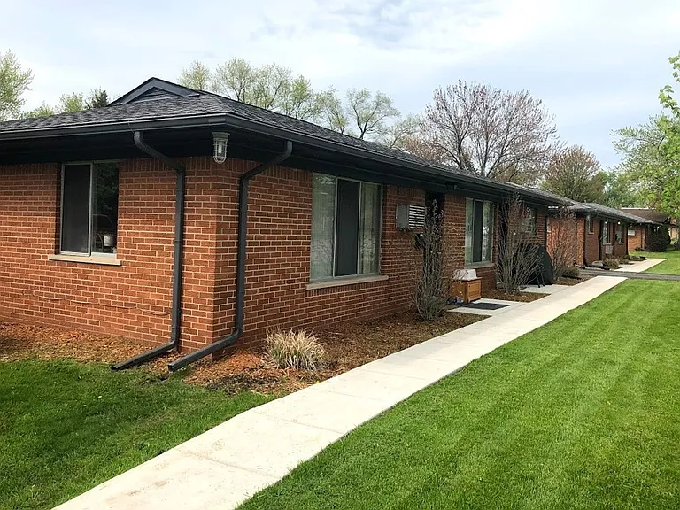 2301 W Forteen Mile Rd — Photo 1