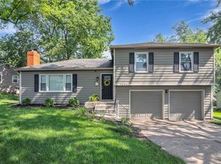9106 W 95th Ter, Overland Park, KS 66212