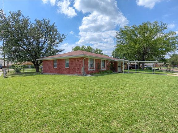 3rd image of 3631 Lou Ann Dr