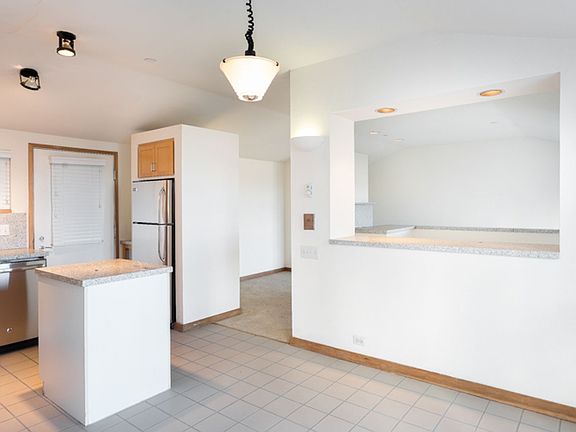 4th image of 1059 Union St APT N