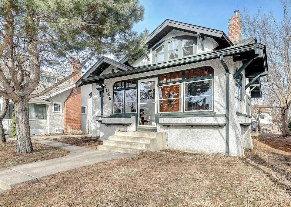 MODIFIED 1.5 STORY CRAFTSMAN IN EAST HARRIET