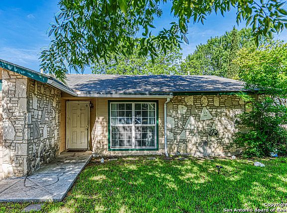 4th image of 919 Saddlebrook Dr