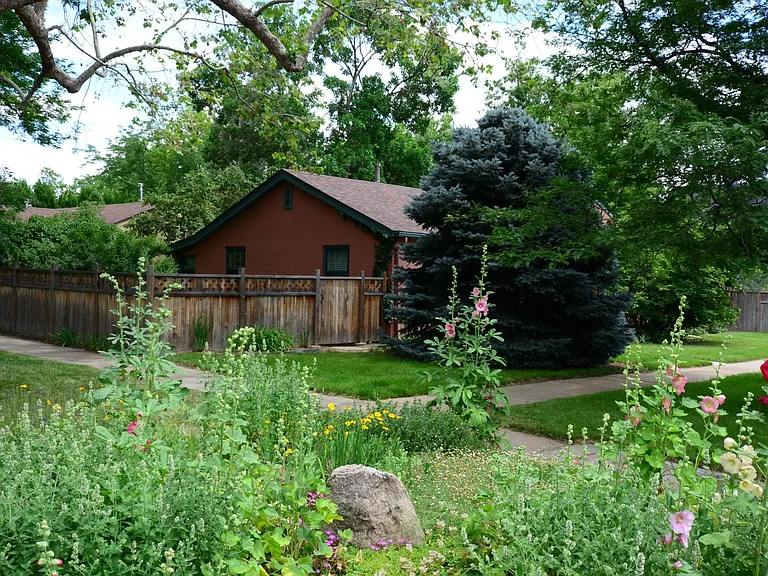 2354 Hooker St — Photo 12