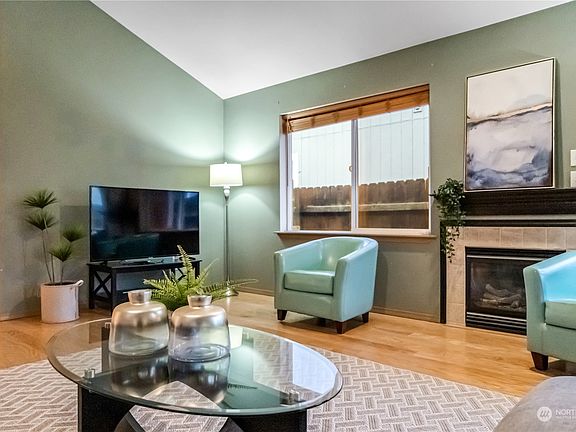 5th image of 11027 Meridian Drive SE #25