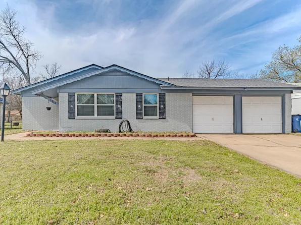 213 NW Jayellen Ave, Burleson, TX 76028