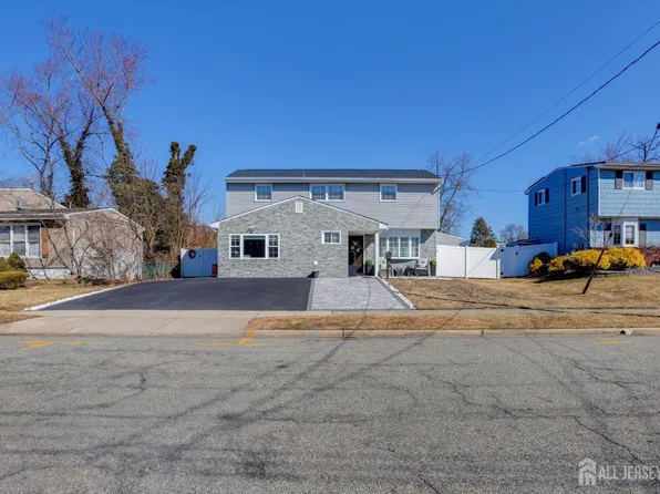 218 Cindy St, Old Bridge, NJ 08857