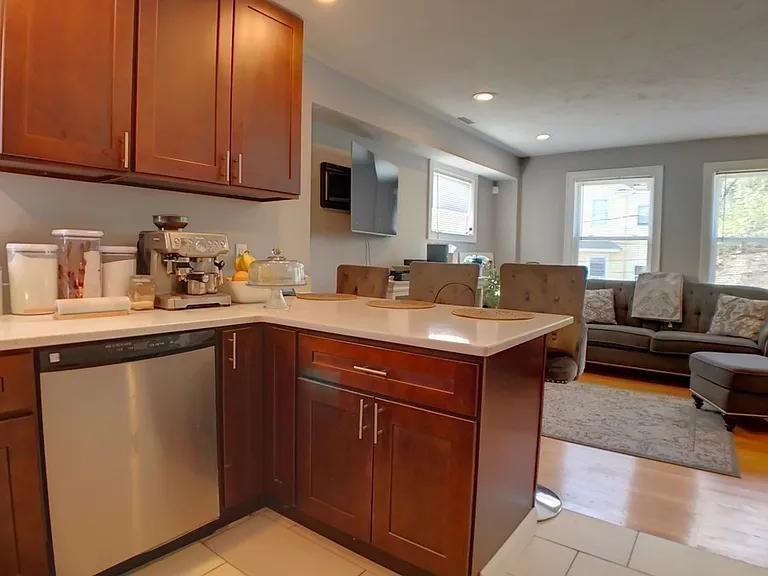 10 Rockledge St #2 — Photo 4