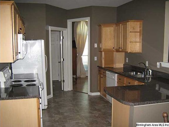 4th image of 8223 Wynwood Dr