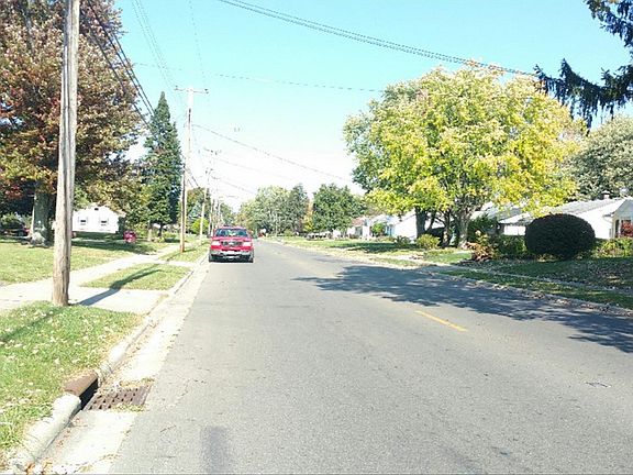 4th image of 549 Robinwood Ave