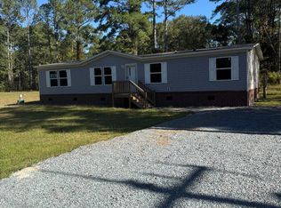 724 Gurganus Rd, Maple Hill, NC 28454