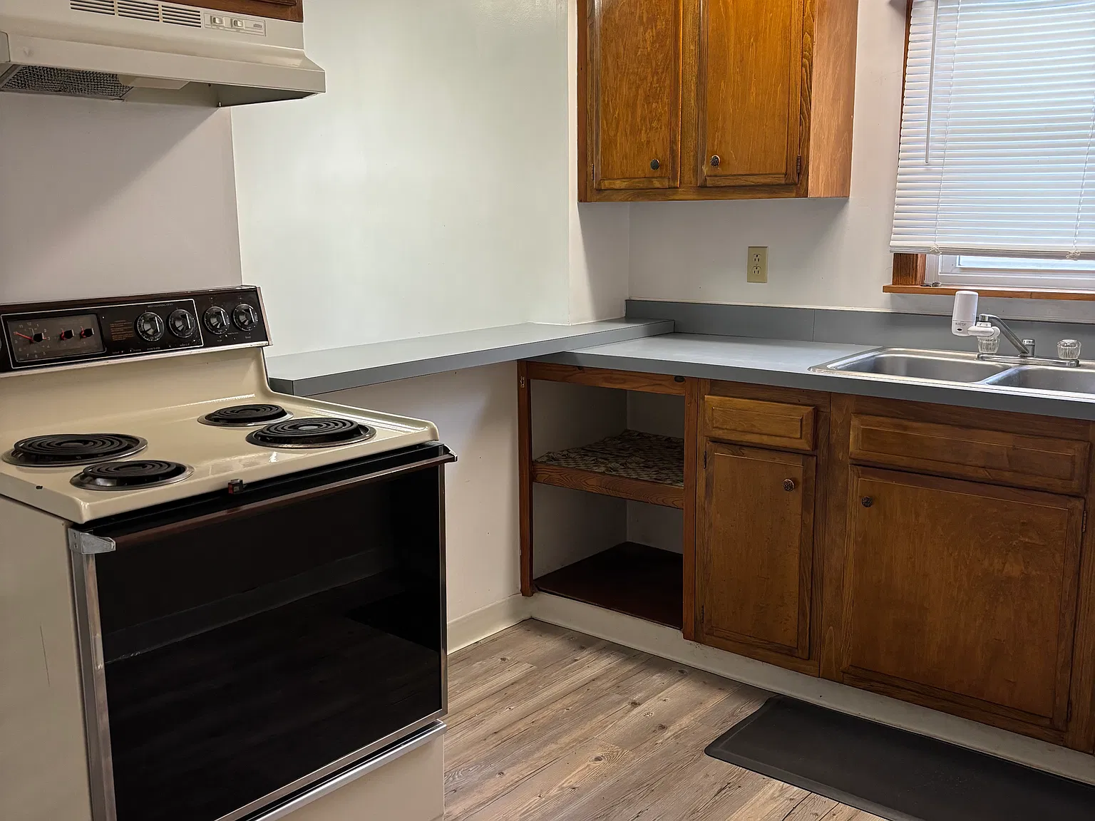 1 bed, 875 sqft, $795 — Photo 2
