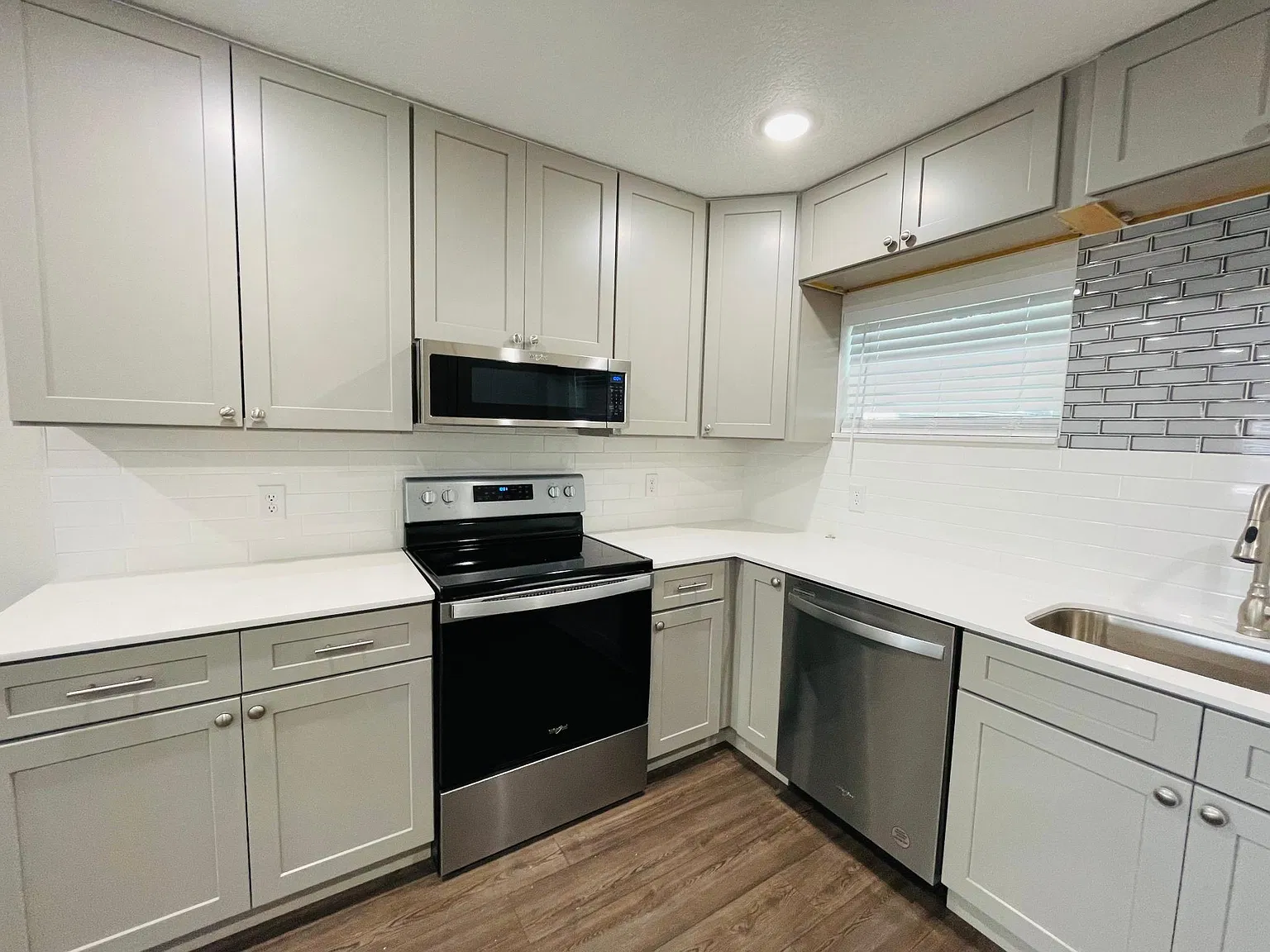 2 bed, 860 sqft, $2,150 — Photo 4