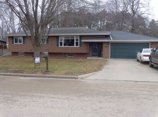 820 E Robin Ln, Shawano, WI 54166