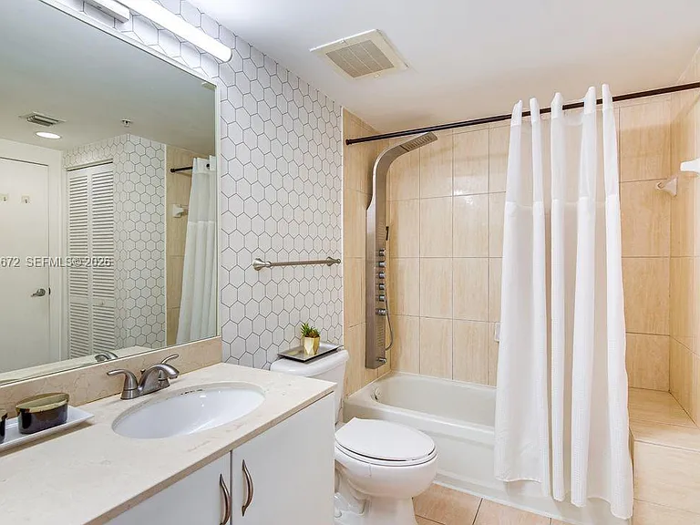 1750 N Bayshore Dr #1909 — Photo 7