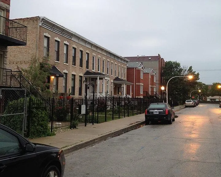 2438 W Flournoy St #2 — Photo 8