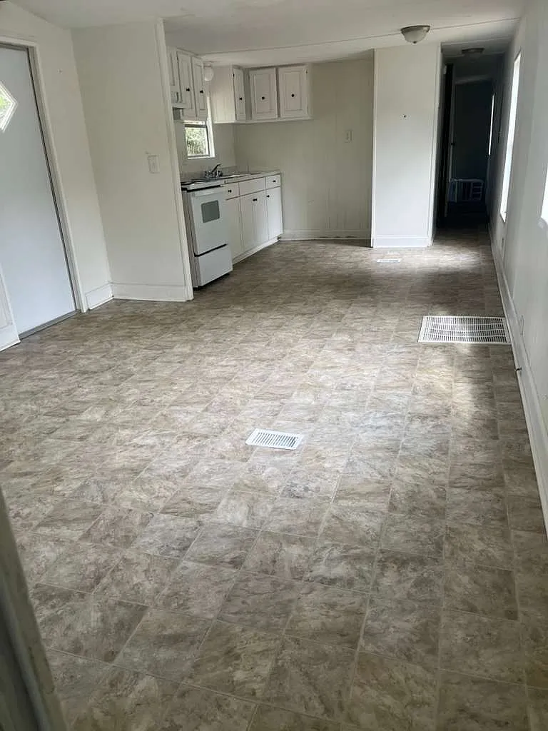 1405 Eagle Rd — Photo 2