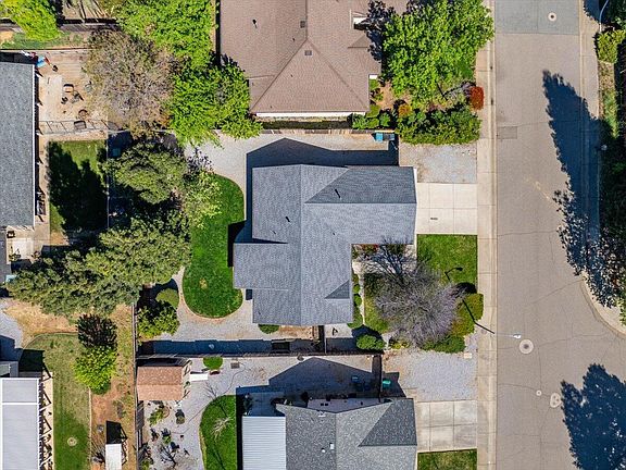 4th image of 3198 Wandsworth Dr
