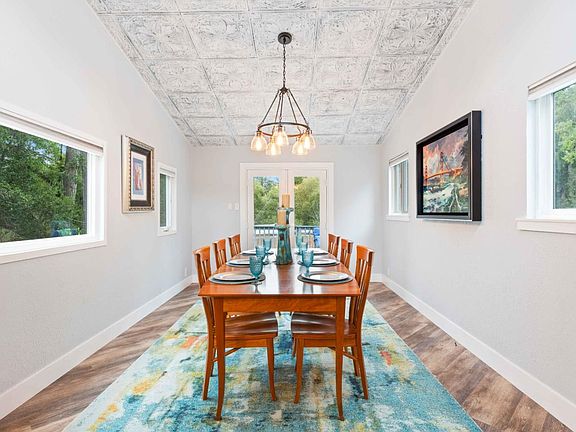 3rd image of 40 Escondido Pl