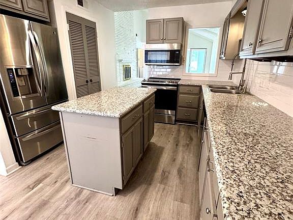 5th image of 3320 Palm Desert Ln