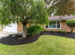 6770 Larchmont Dr, Mayfield Heights, OH 44124