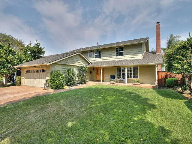 1010 Rubis Dr photo 1
