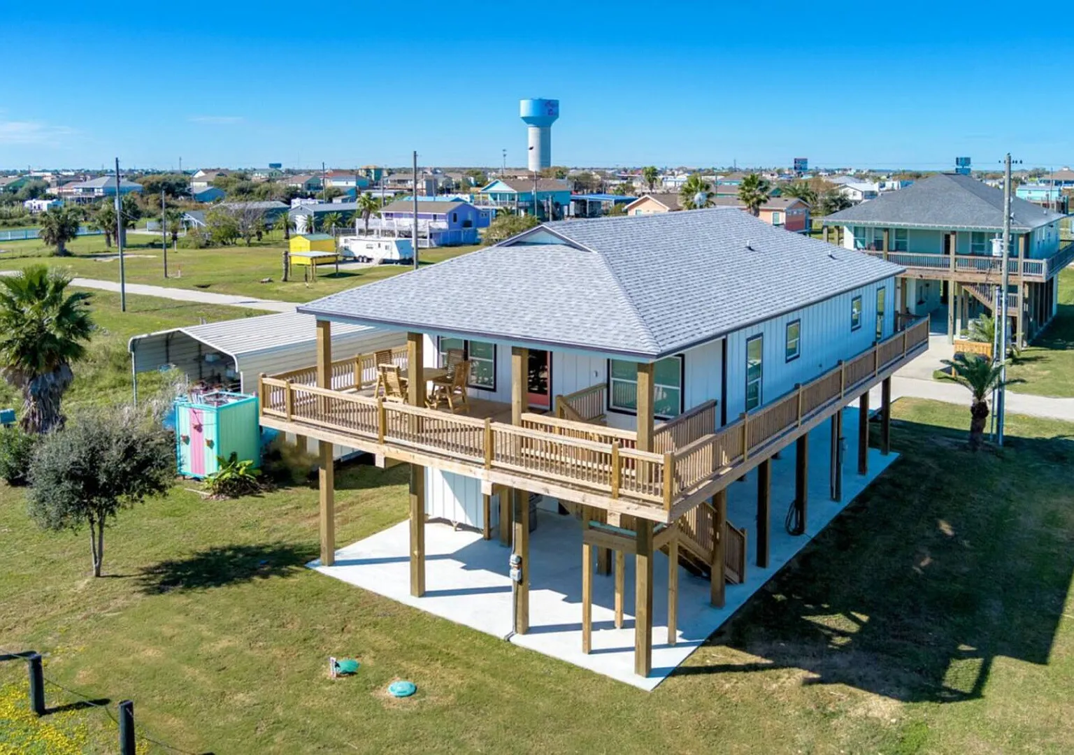 3 Bd/2.5 Bth, King Bed, Walk to Beach — Photo 1