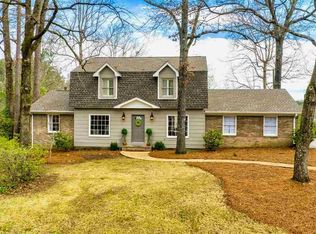 2383 Lime Rock Rd, Vestavia Hills, AL 35216