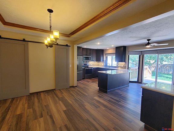 2nd image of 2136 Ashwood Ave
