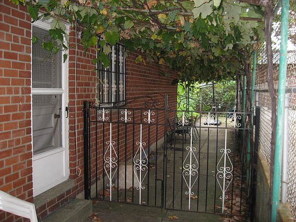 2nd image of 2561 46th St